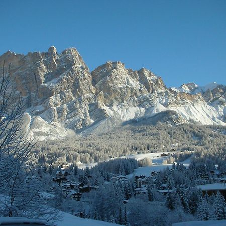 Hotel Villa Nevada Cortina d'Ampezzo Buitenkant foto