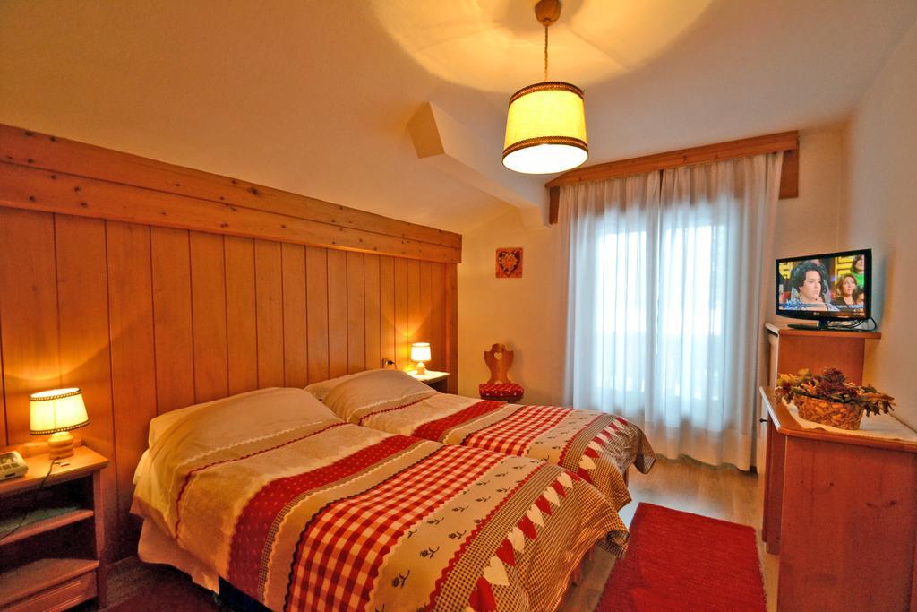 Hotel Villa Nevada Cortina d'Ampezzo Kamer foto