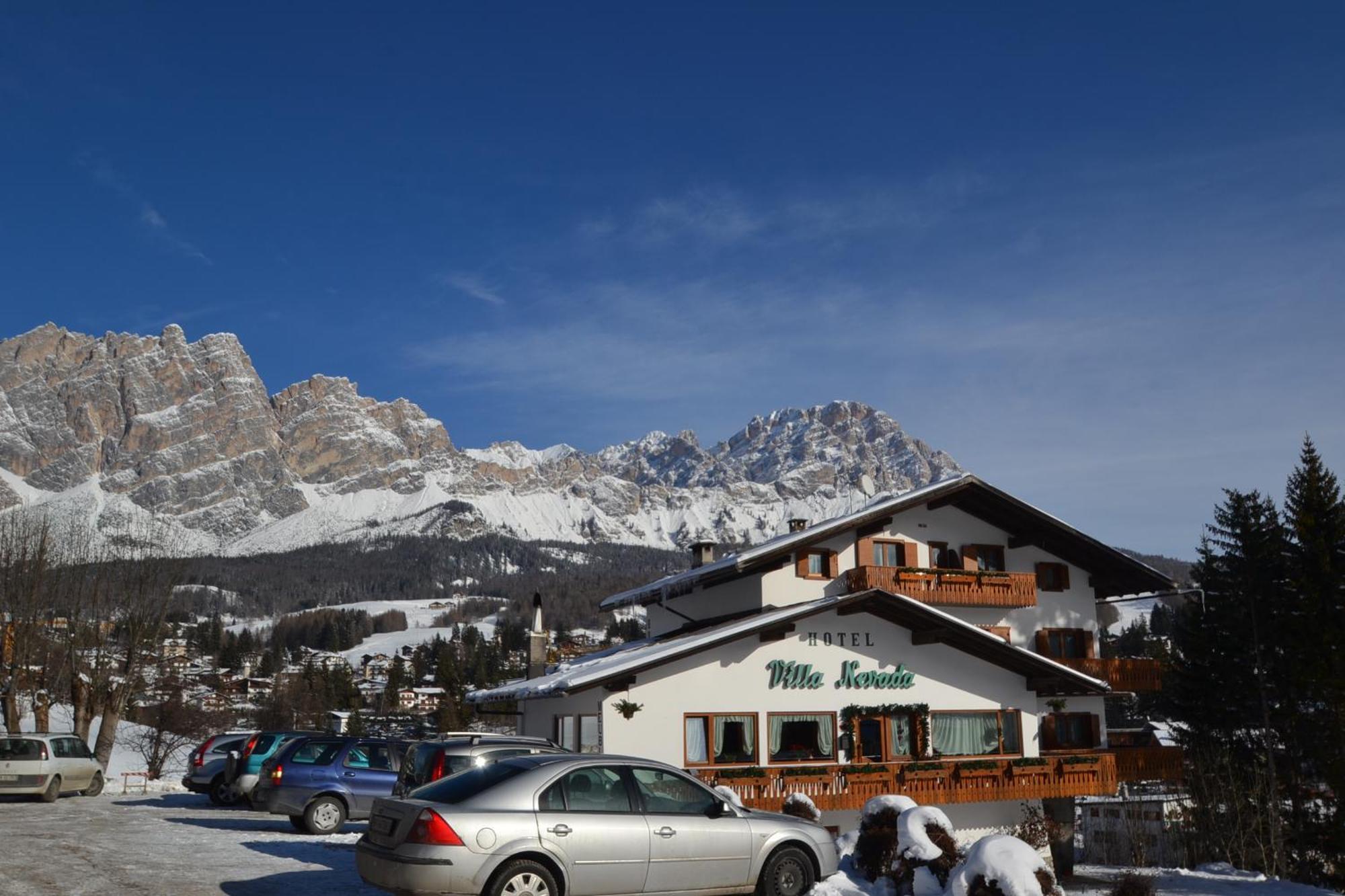 Hotel Villa Nevada Cortina d'Ampezzo Buitenkant foto