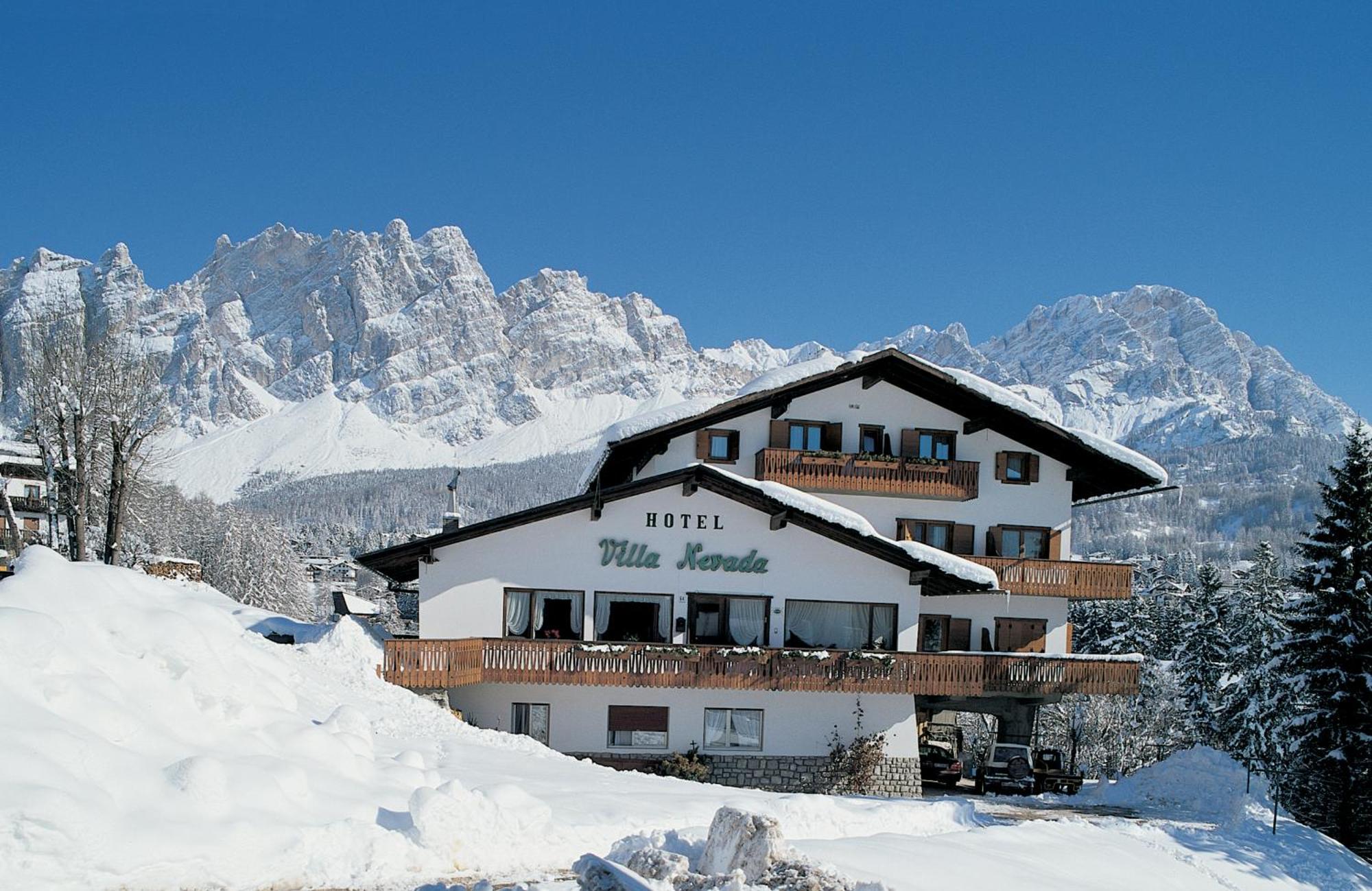 Hotel Villa Nevada Cortina d'Ampezzo Buitenkant foto