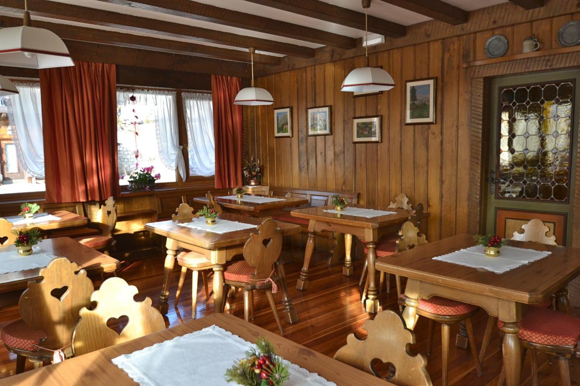 Hotel Villa Nevada Cortina d'Ampezzo Buitenkant foto