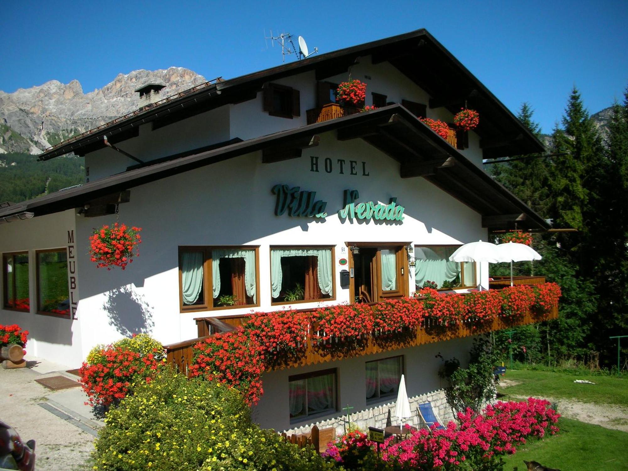 Hotel Villa Nevada Cortina d'Ampezzo Buitenkant foto
