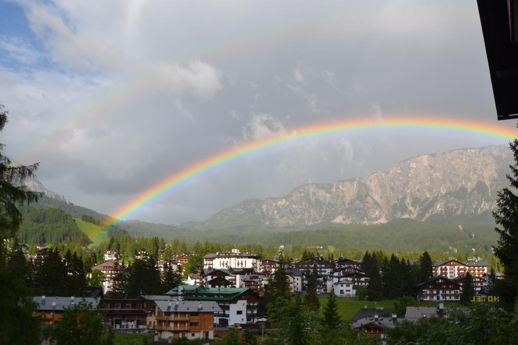 Hotel Villa Nevada Cortina d'Ampezzo Buitenkant foto