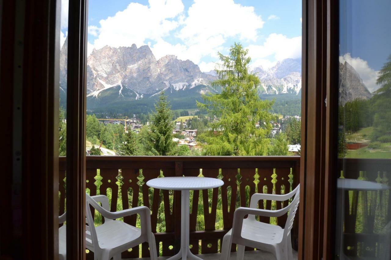 Hotel Villa Nevada Cortina d'Ampezzo Buitenkant foto